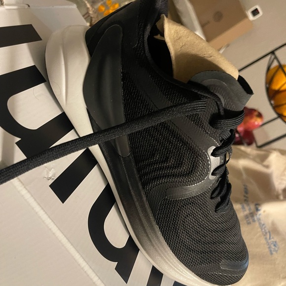 Lululemon shows - Picture 4 of 9